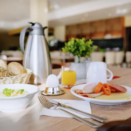 Regiohotel Leipzig West 3*